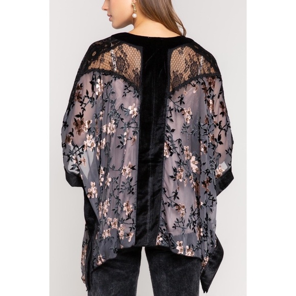 POL Black Floral Embroidered Velvet Trimmed Kimono - Picture 4 of 6